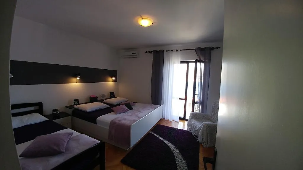Apartment Cactus Donji Okrug Croatia