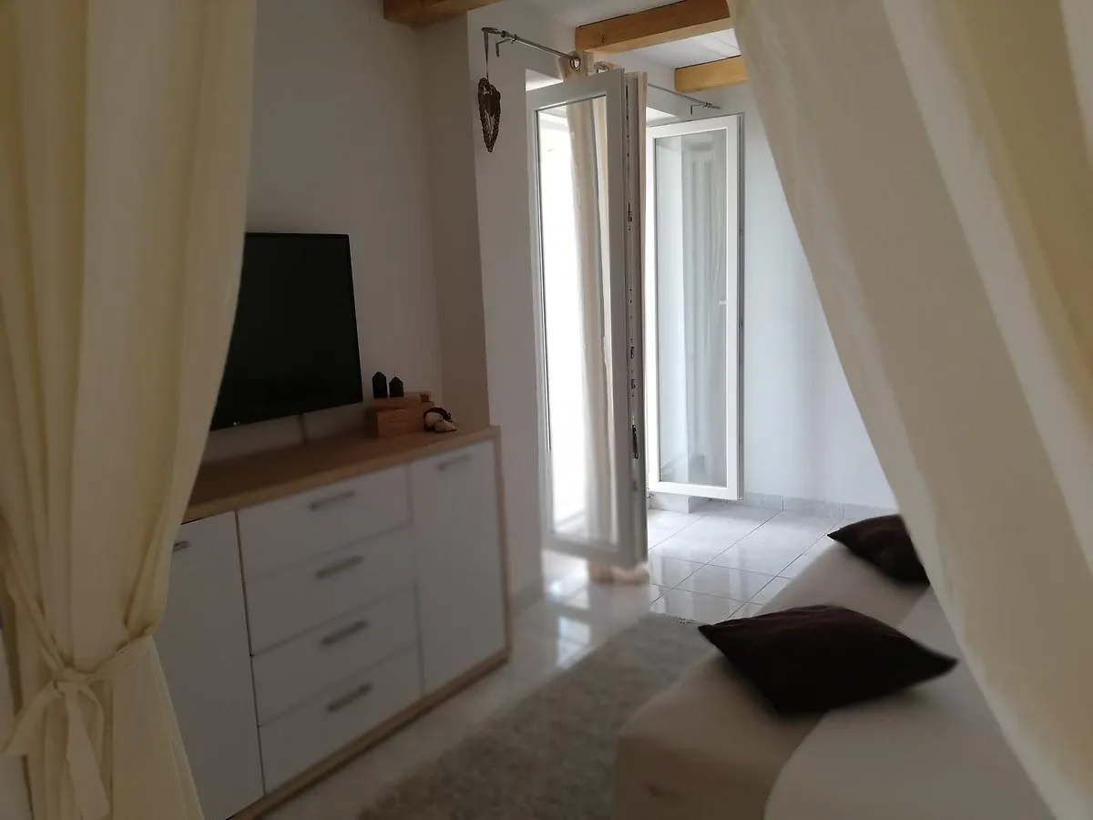 Apartment Cactus Donji Okrug Croatia